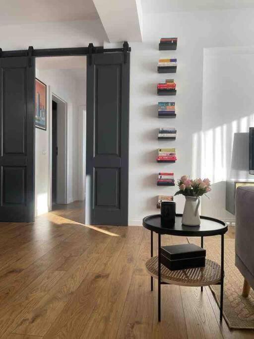 Modern 2-Bedroom Apartment In New Residence Craiova Eksteriør billede